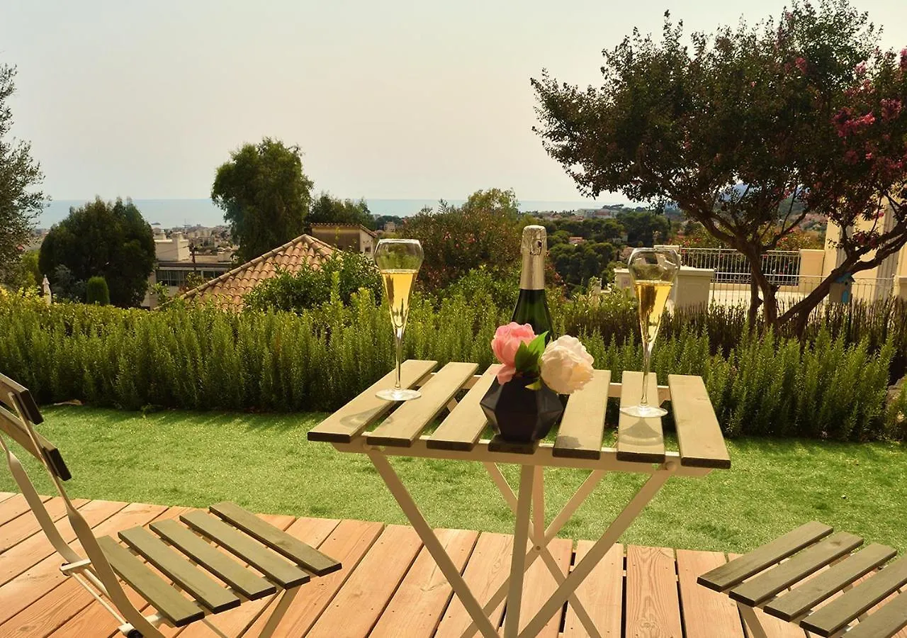 La Villa D'Emma Mougins Couette-café